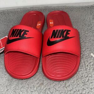 *NEW* Men NIKE VICTORI ONE SLIDES UNIVERSITY RED  Size 6
